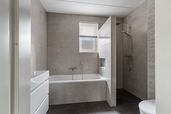 Medium property photo - Pieter de Hoochstraat 10, 3314 HP Dordrecht